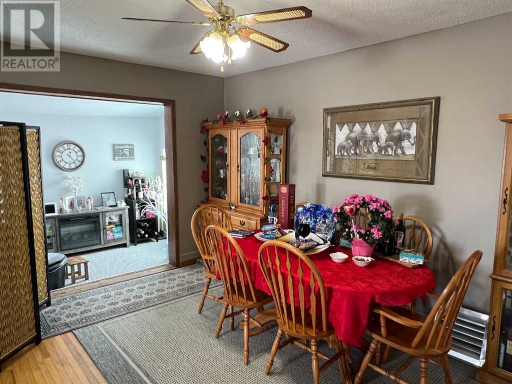 131 2 Avenue N, Vulcan, Alberta  T0L 2B0 - Photo 9 - A2196137