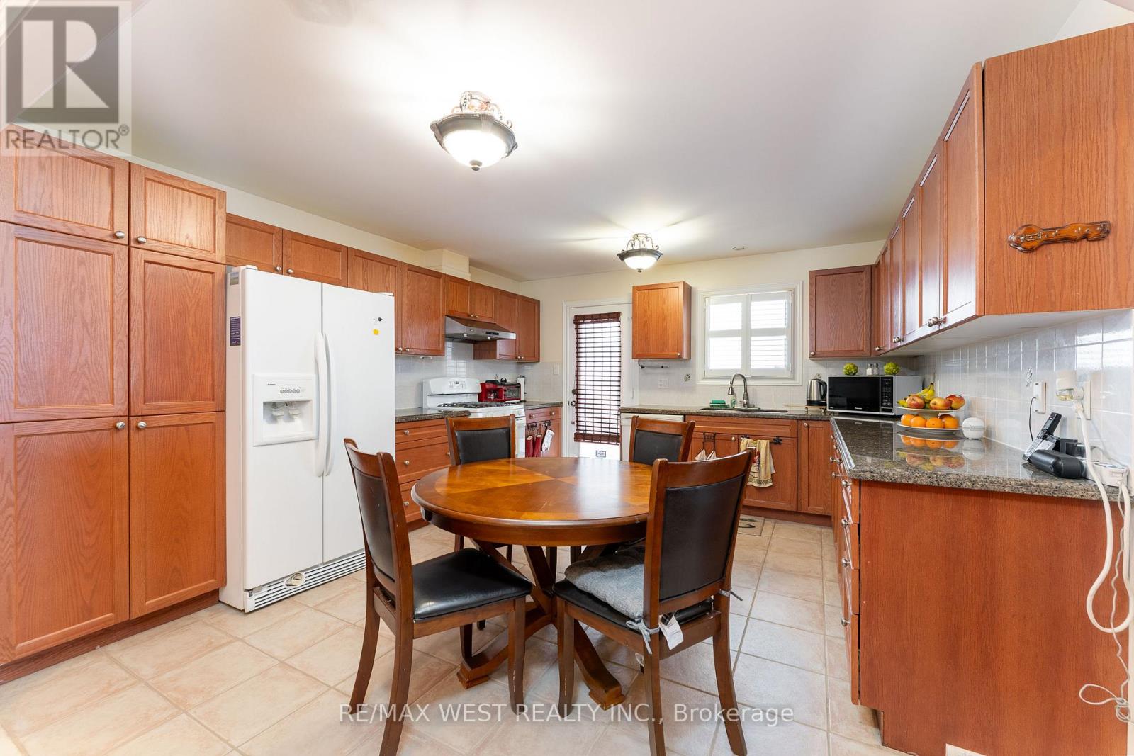 38 Napiermews Drive, Ajax, Ontario  L1T 0C9 - Photo 11 - E12183987