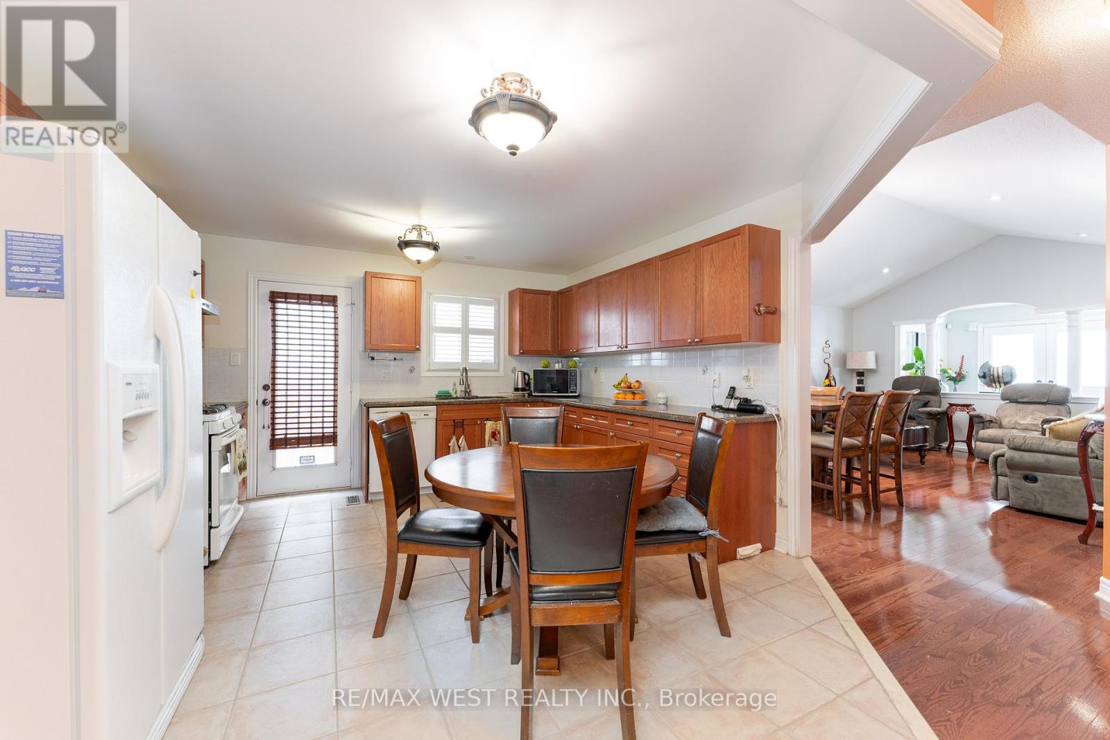 38 Napiermews Drive, Ajax, Ontario  L1T 0C9 - Photo 12 - E12183987