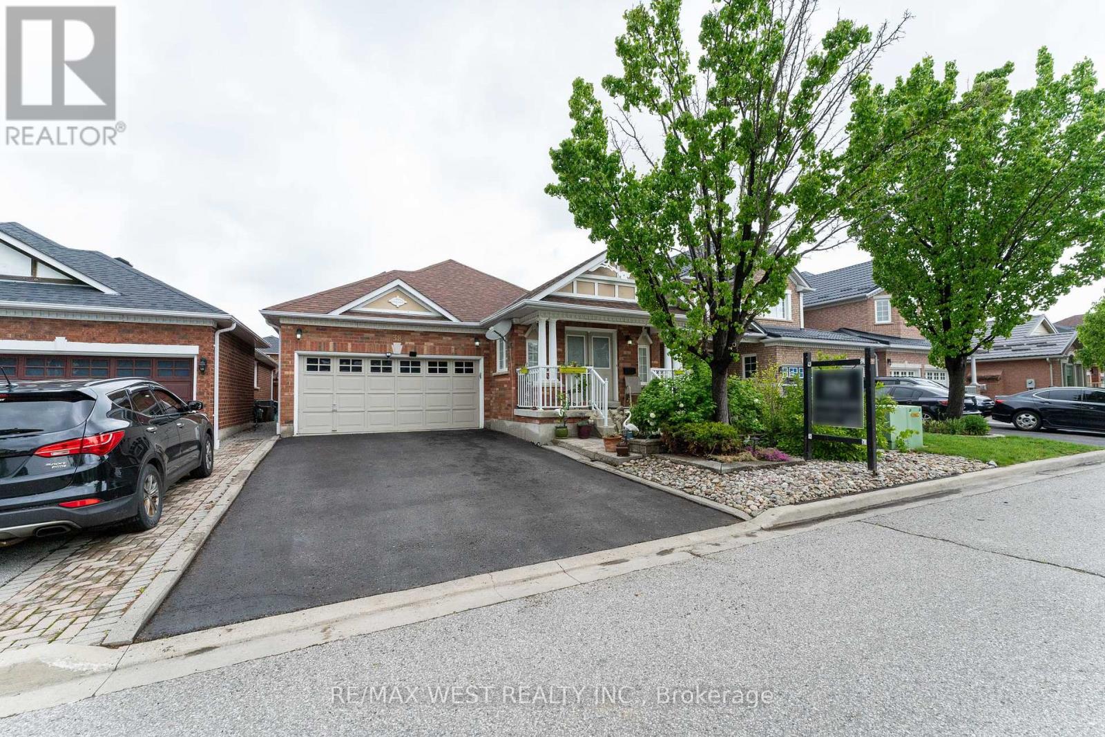 38 Napiermews Drive, Ajax, Ontario  L1T 0C9 - Photo 4 - E12183987