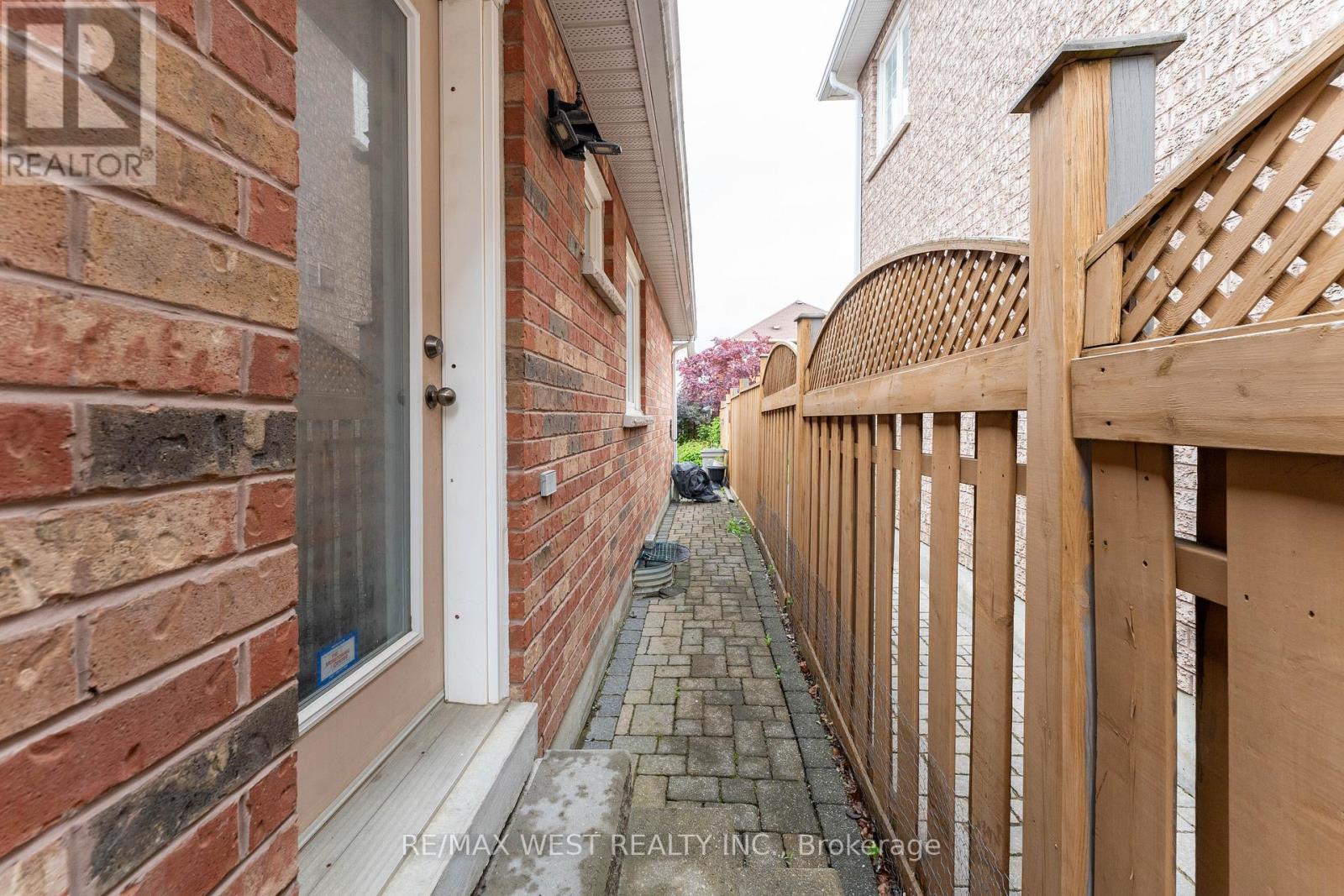 38 Napiermews Drive, Ajax, Ontario  L1T 0C9 - Photo 40 - E12183987