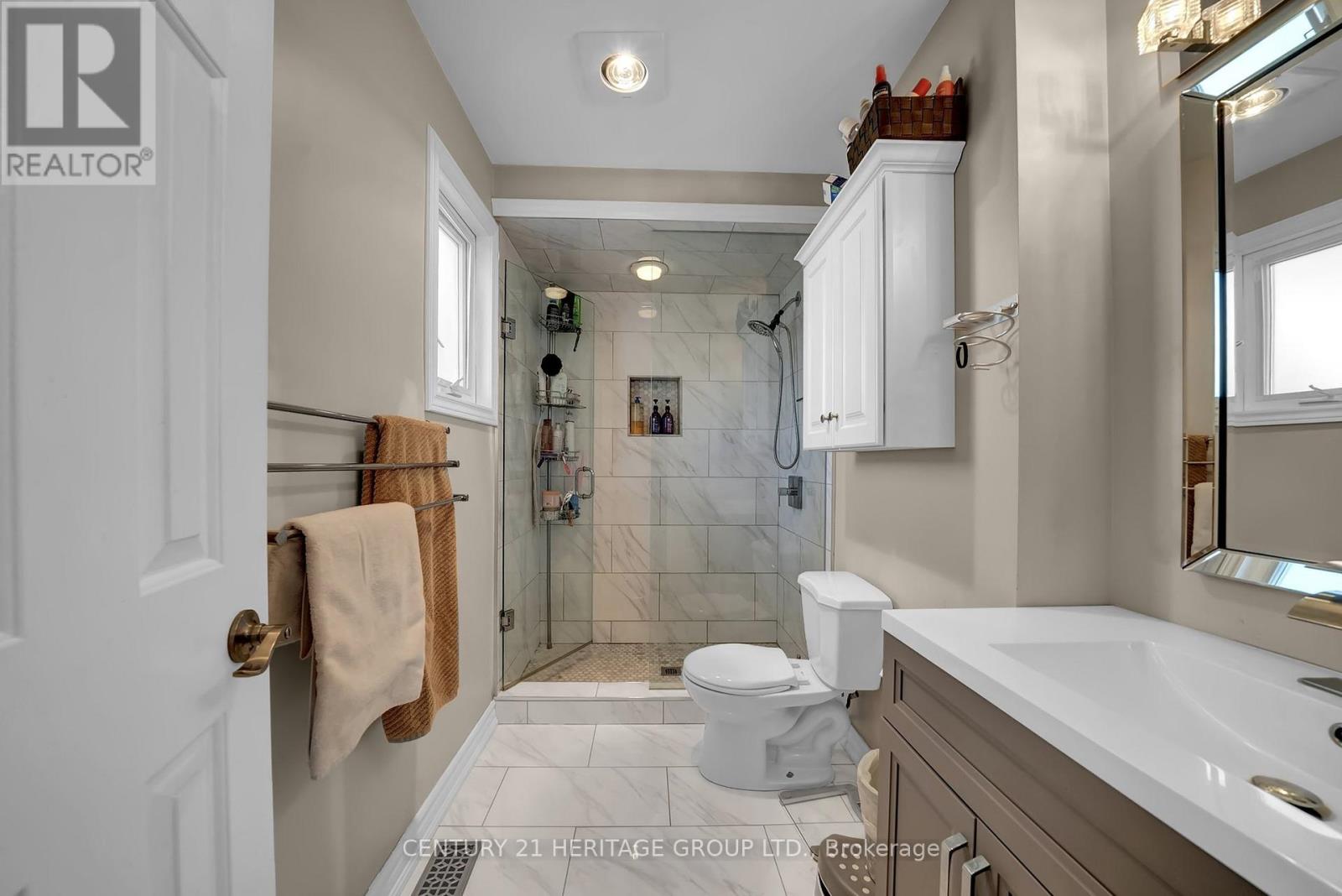 20 Orchard Park Drive, Clarington, Ontario  L1C 4E2 - Photo 13 - E12184047