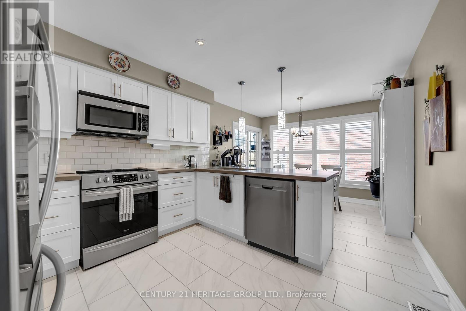 20 Orchard Park Drive, Clarington, Ontario  L1C 4E2 - Photo 6 - E12184047