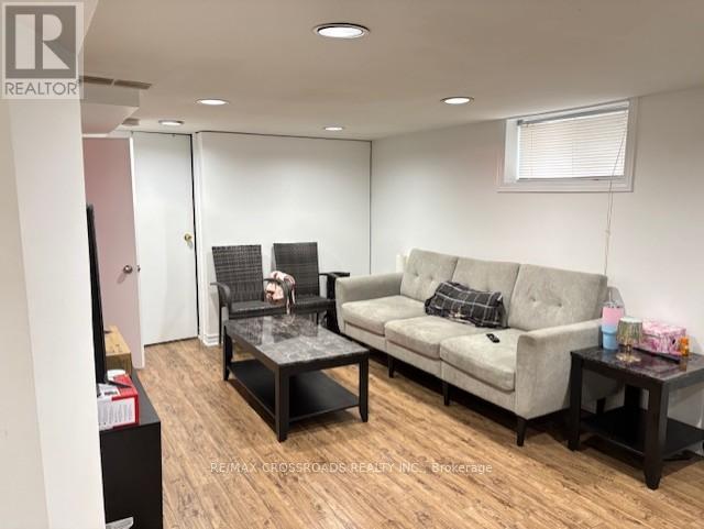 Bsmt - 307 Glebemount ( Bsmt ) Avenue, Toronto (East York), Ontario  M4C 3V4 - Photo 8 - E12184075
