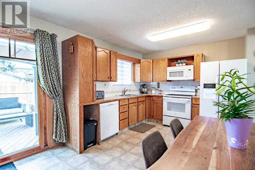 33 Byer Close, Red Deer, Alberta  T4R 1S1 - Photo 9 - A2225567
