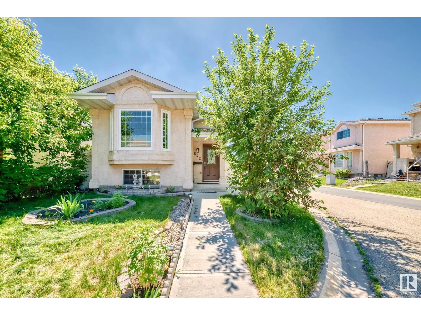 Property at 542 RIVER Pt NW image 1