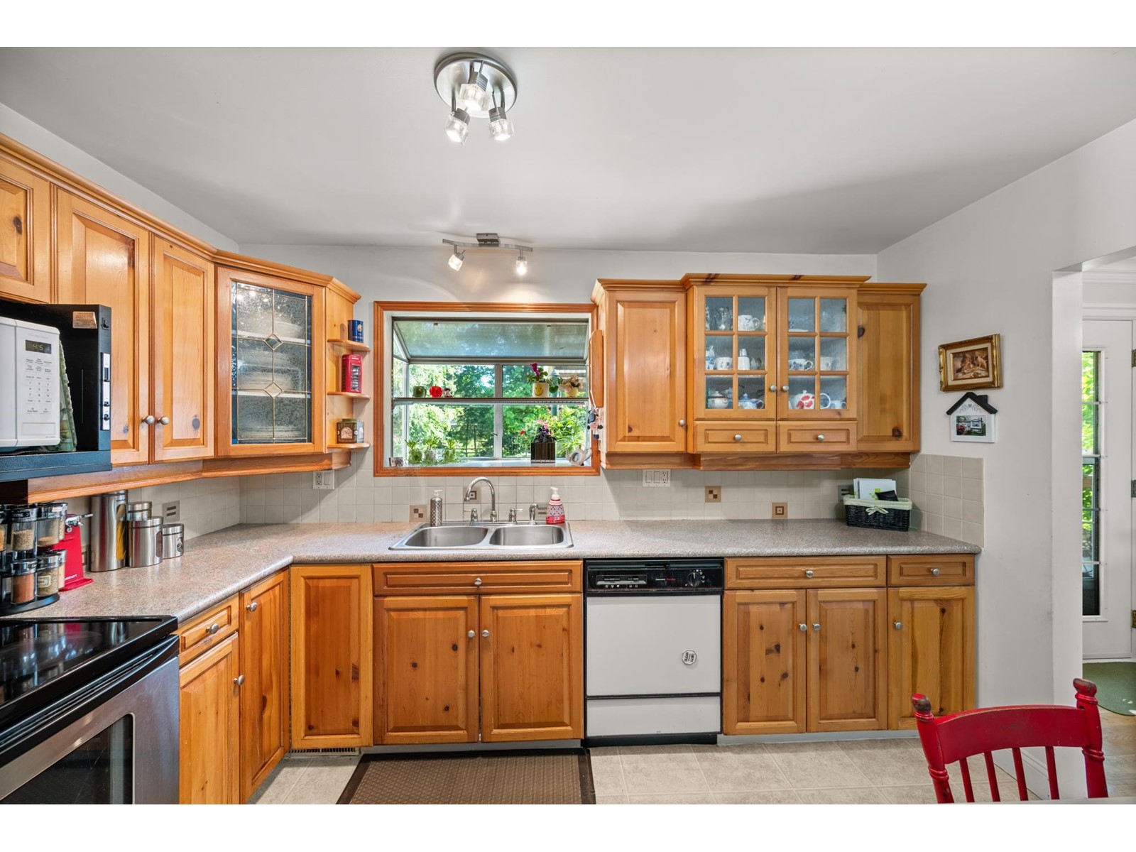 29484 Duncan Avenue, Abbotsford, British Columbia  V4X 1J4 - Photo 11 - R3008911