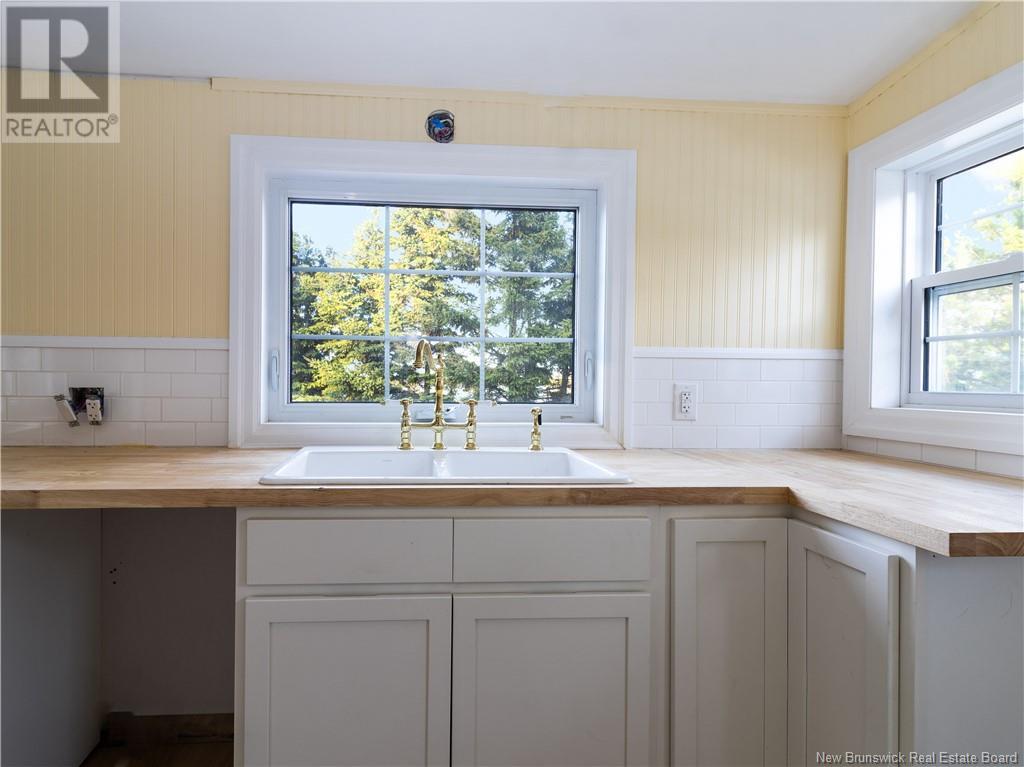 36 Edgewater Drive, Shediac Cape, New Brunswick  E4R 1H9 - Photo 3 - NB119627