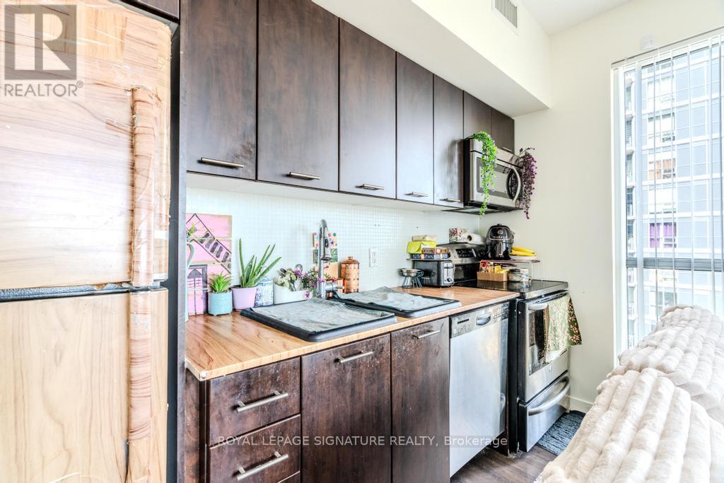 2708 - 2212 Lake Shore Boulevard, Toronto, Ontario  M8V 1A4 - Photo 5 - W12179860
