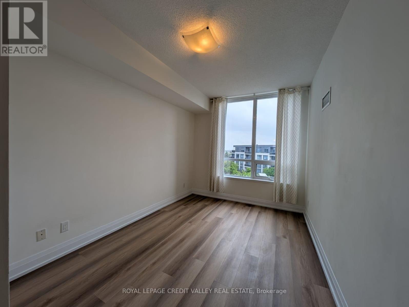 409 - 75 North Park Road, Vaughan, Ontario  L4J 0H8 - Photo 8 - N12184029
