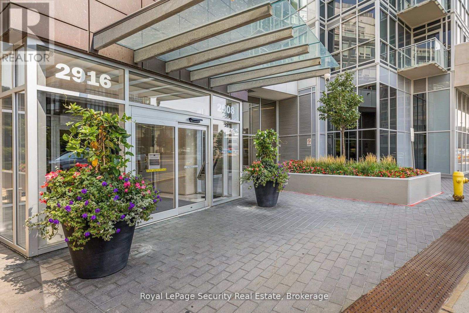 315 - 2916 HIGHWAY 7 ROAD, Vaughan, Ontario