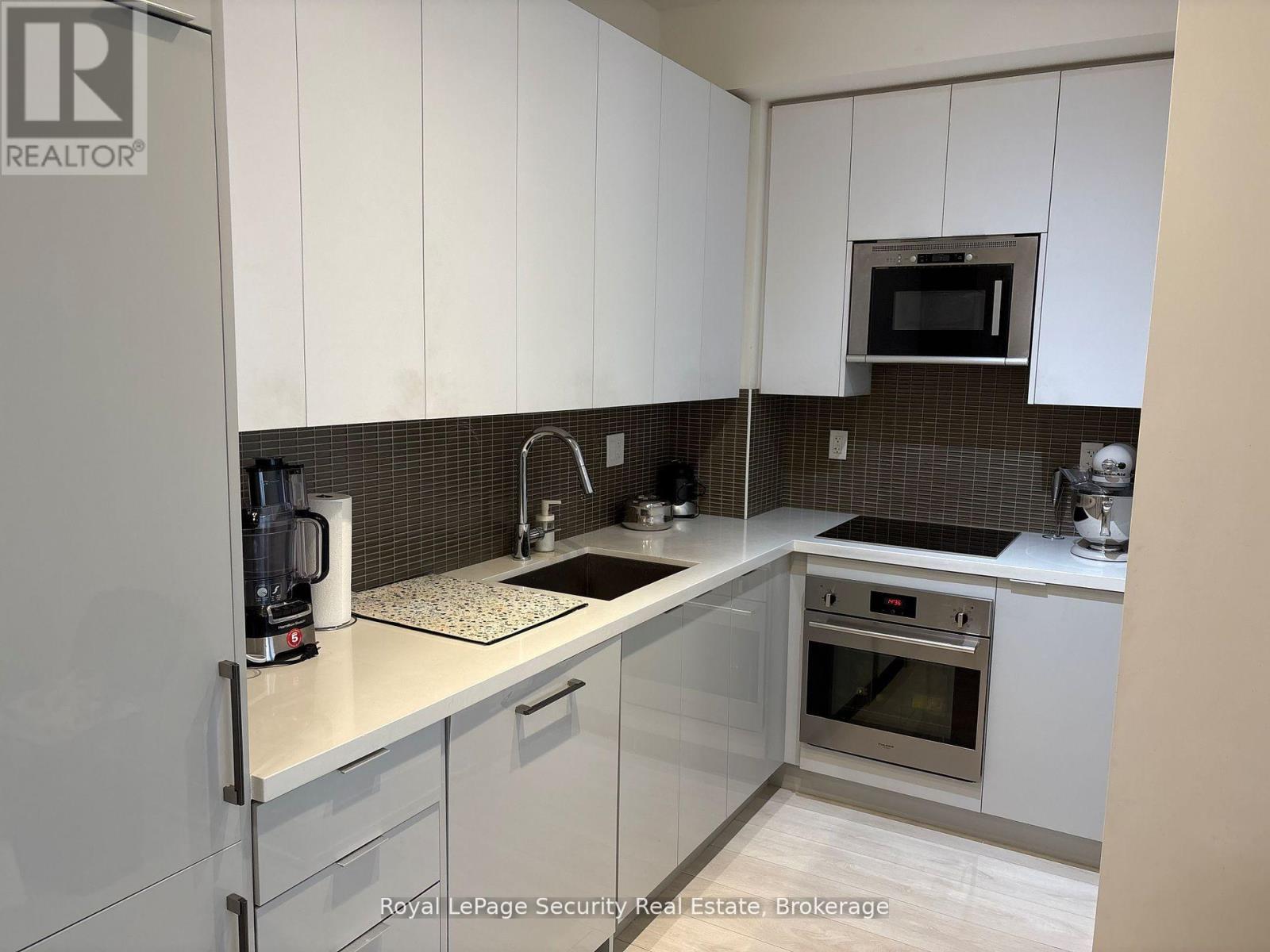 315 - 2916 Highway 7 Road, Vaughan, Ontario  N5A 6S5 - Photo 3 - N12184046