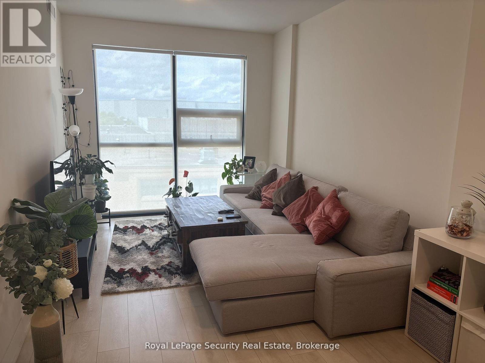 315 - 2916 Highway 7 Road, Vaughan, Ontario  N5A 6S5 - Photo 6 - N12184046