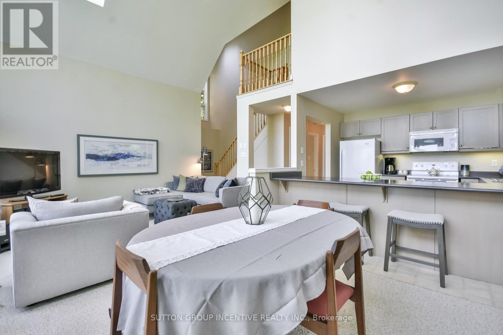 10 Buttercup Lane, Springwater, Ontario  L0L 1P0 - Photo 18 - S12184041