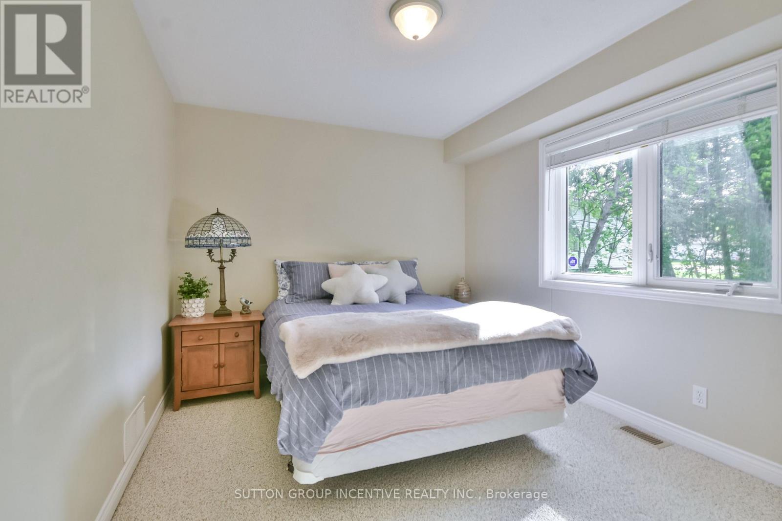 10 Buttercup Lane, Springwater, Ontario  L0L 1P0 - Photo 21 - S12184041