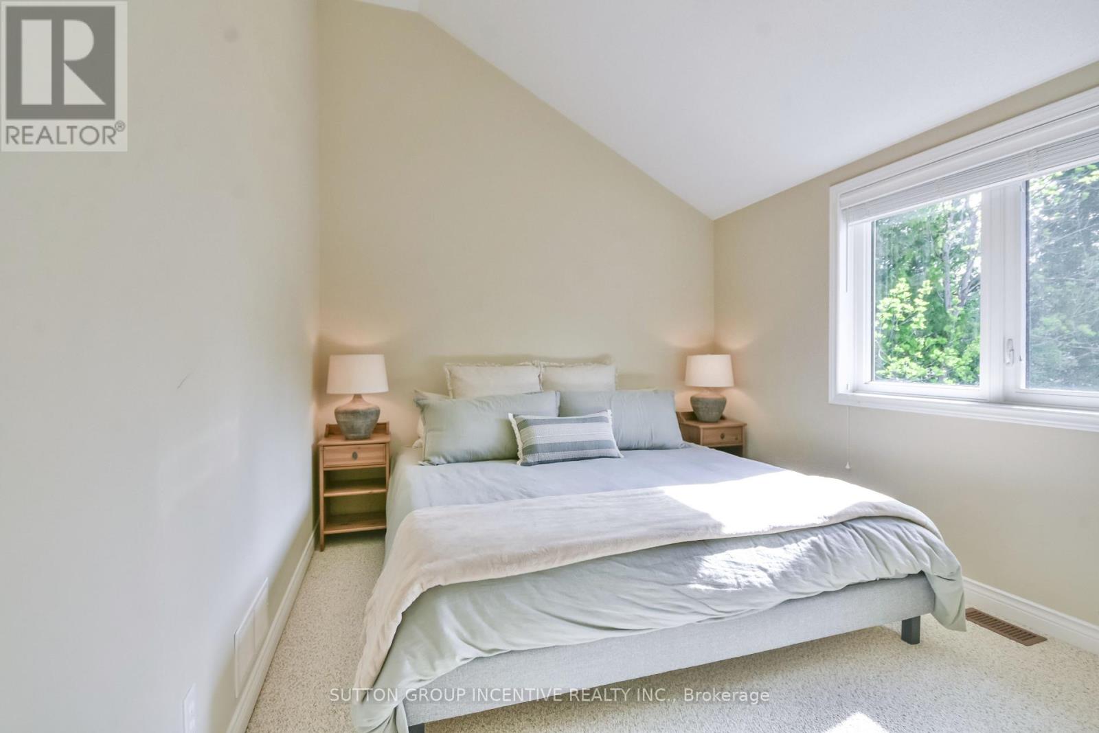 10 Buttercup Lane, Springwater, Ontario  L0L 1P0 - Photo 24 - S12184041