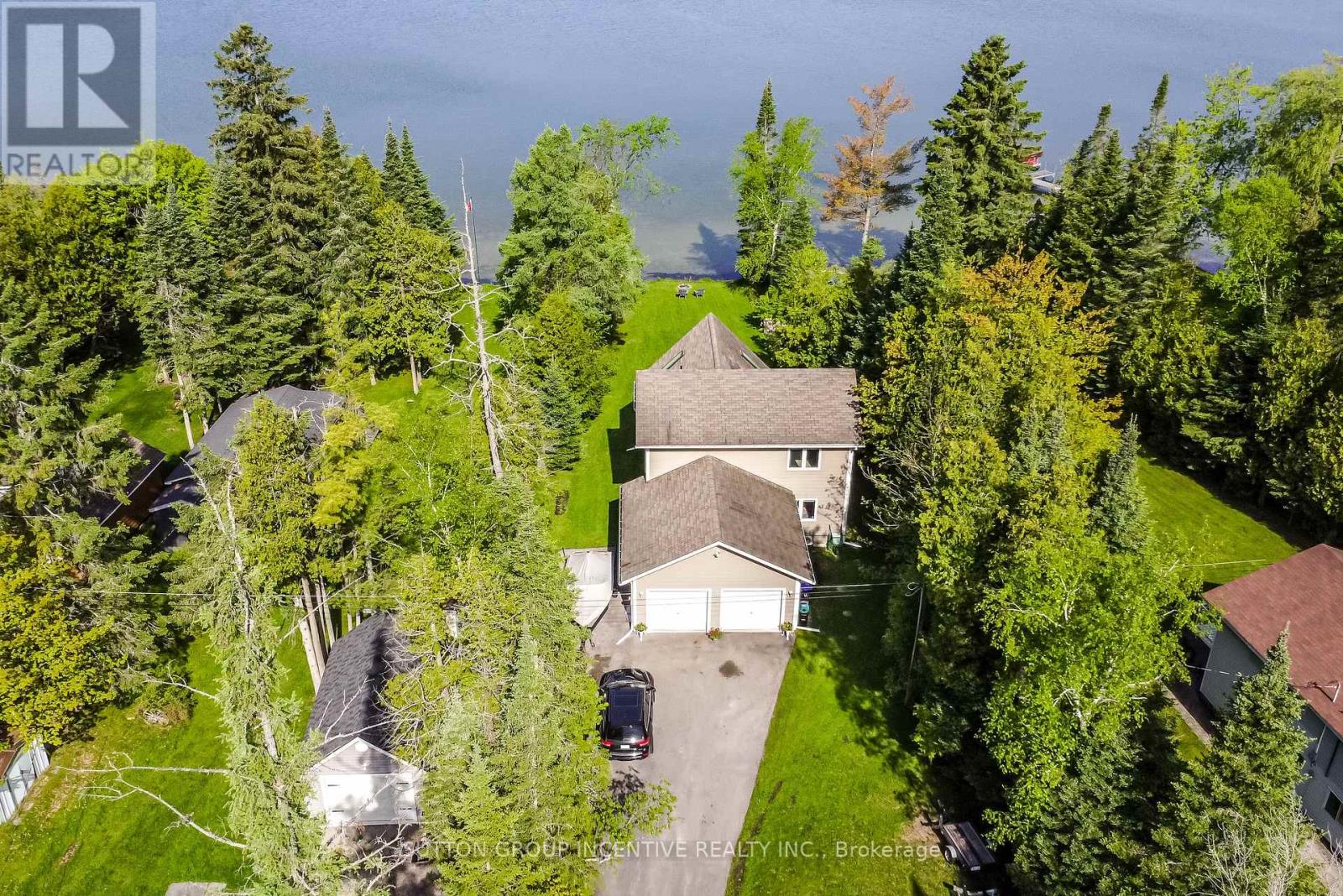 10 Buttercup Lane, Springwater, Ontario  L0L 1P0 - Photo 4 - S12184041