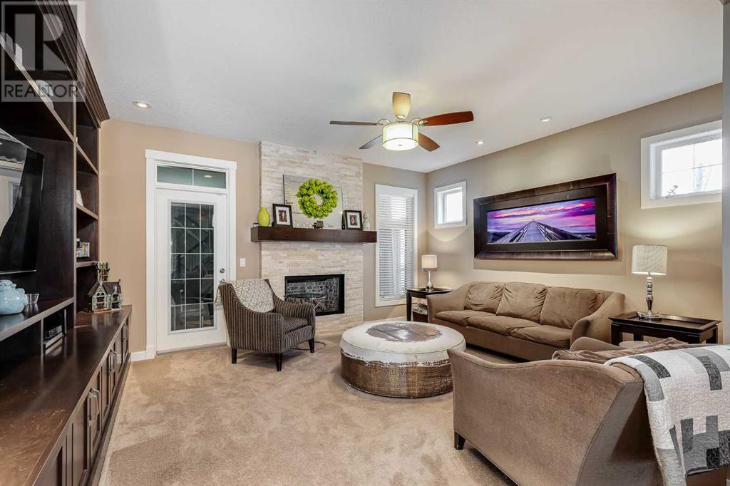 Property at 42 Cooperstown Court SW image 3