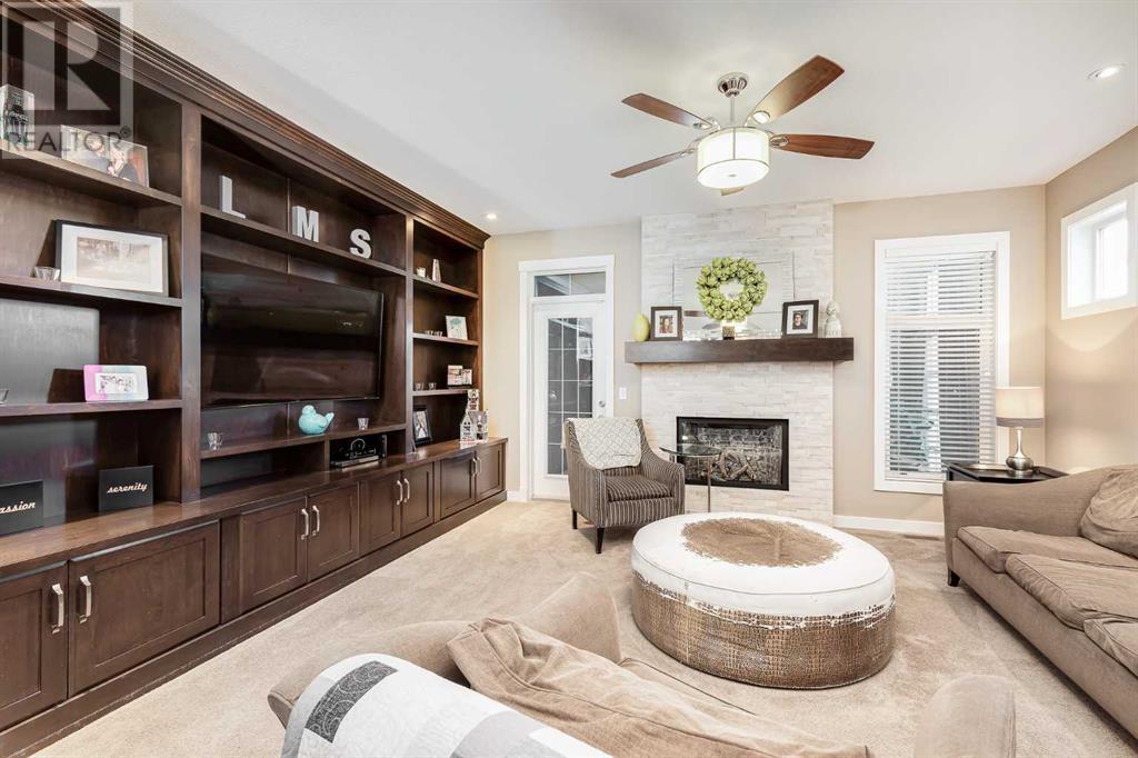 Property at 42 Cooperstown Court SW image 4