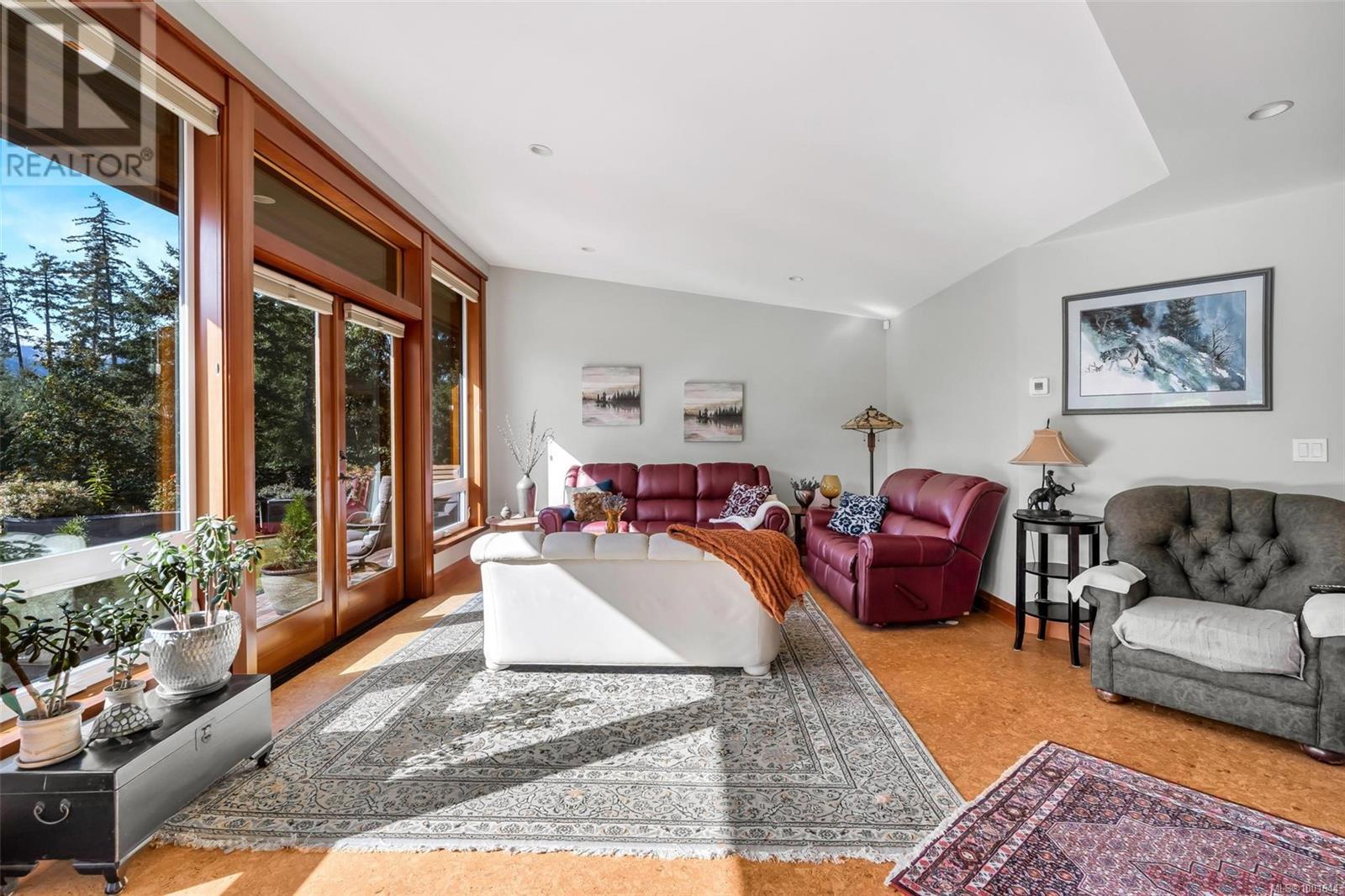 Property at 3272 Renfrew Rd image 1