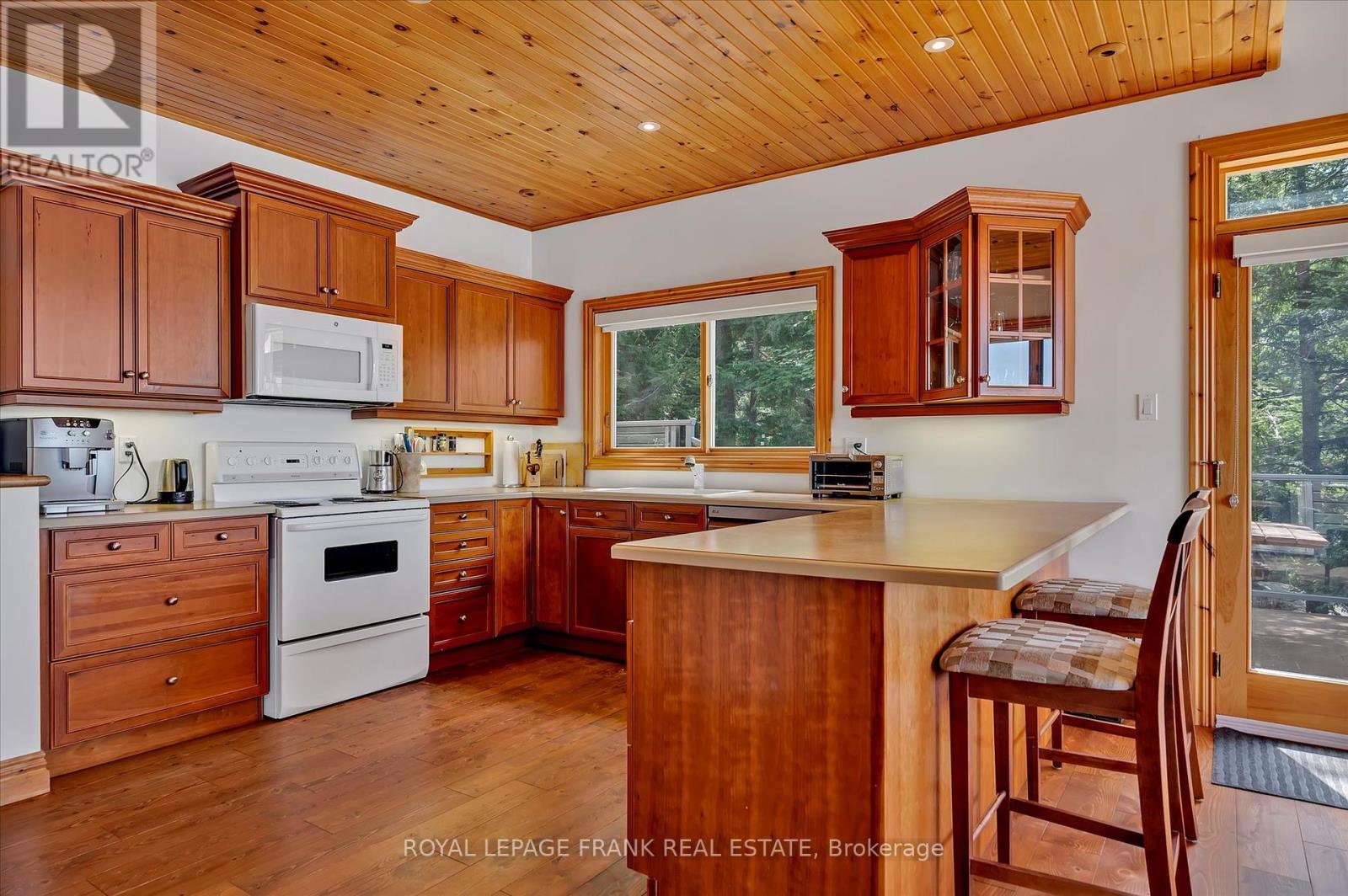 484 Juniper Island, Douro-Dummer, Ontario K0L 2C0 - Photo 17 - X12184091