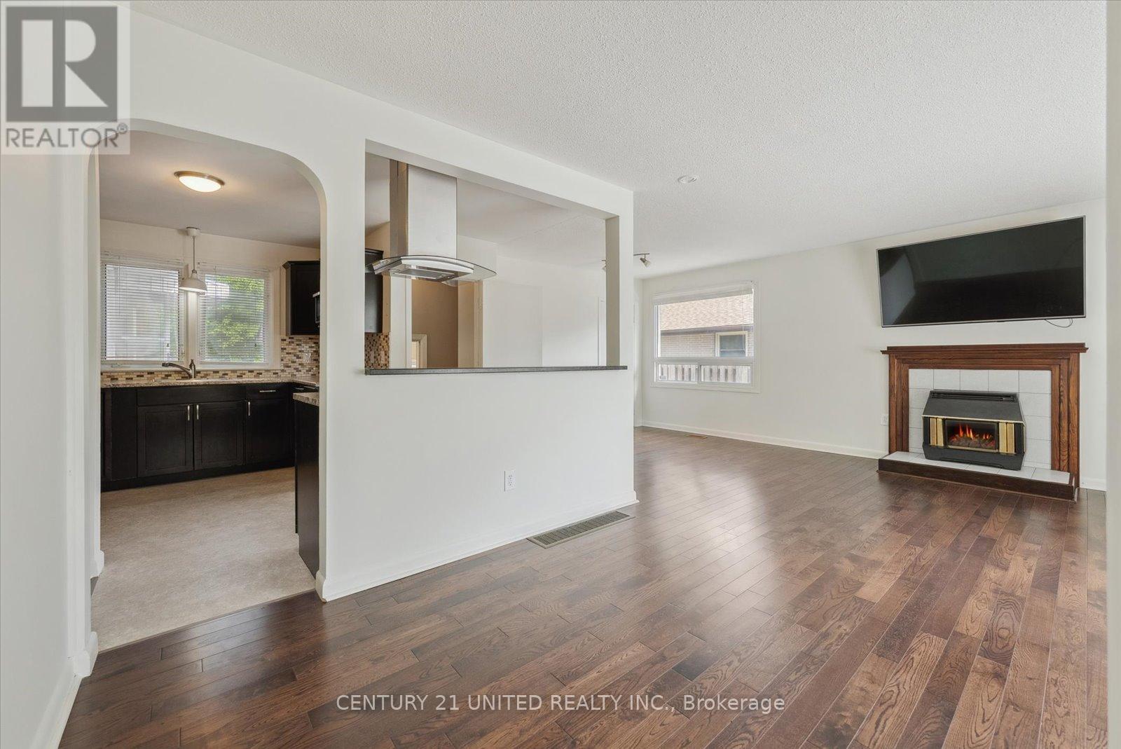 1294 Victory Drive, Peterborough Central, Ontario  K9J 4T7 - Photo 9 - X12184144