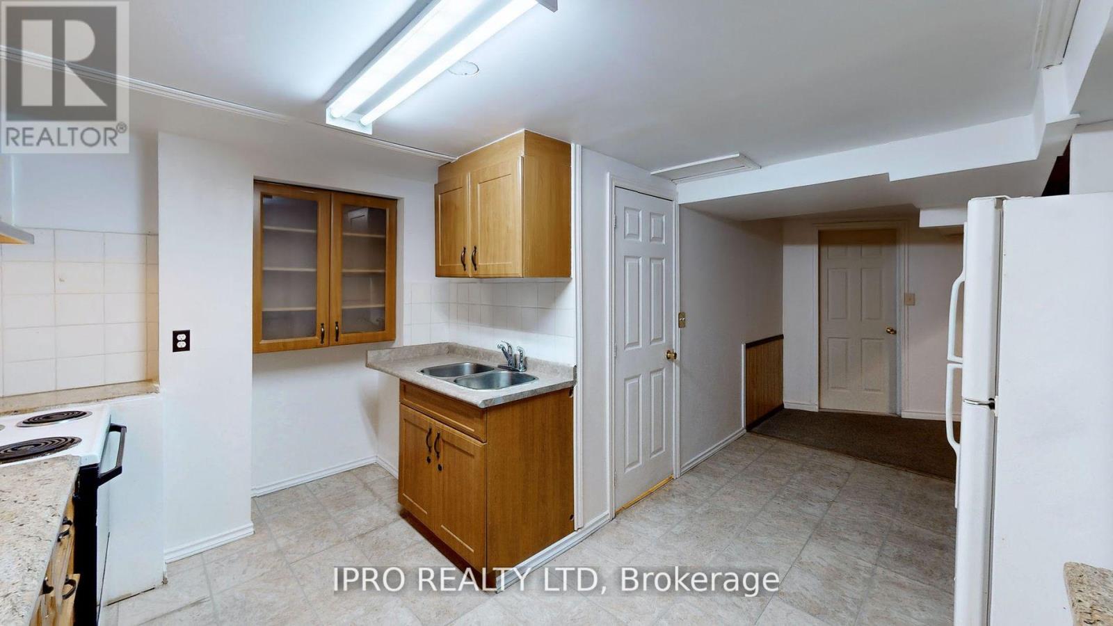 32 Dafoe Crescent, Brampton, Ontario  L6Y 2L2 - Photo 26 - W12183908