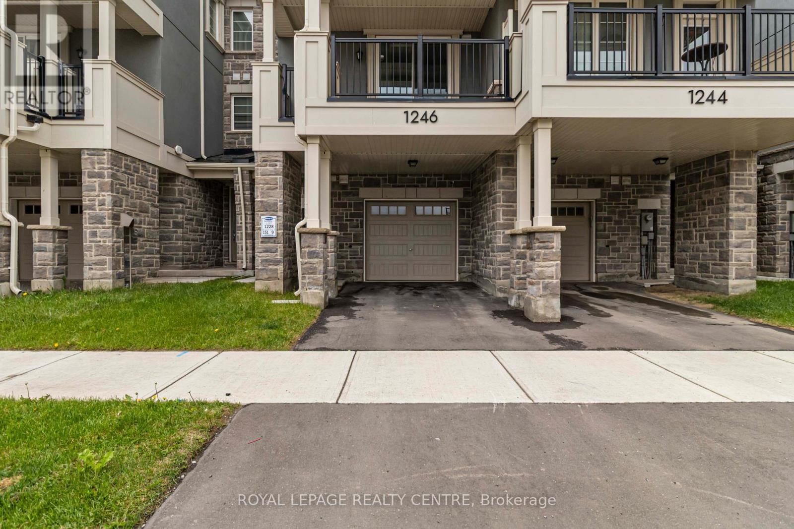 1246 Havelock Gardens, Milton, Ontario  L9E 1Y1 - Photo 2 - W12183914