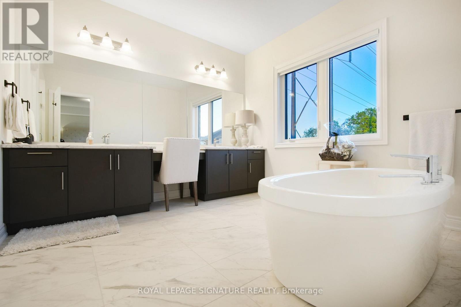 2406 Charles Cornwall Avenue, Oakville, Ontario  L6M 5M4 - Photo 34 - W12183966