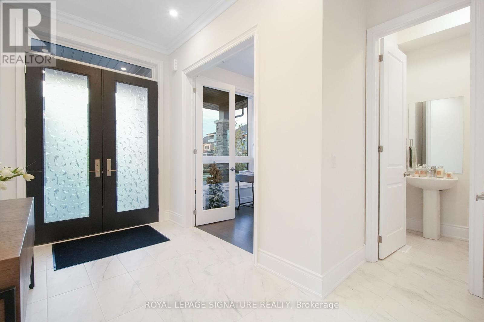 2406 Charles Cornwall Avenue, Oakville, Ontario  L6M 5M4 - Photo 9 - W12183966