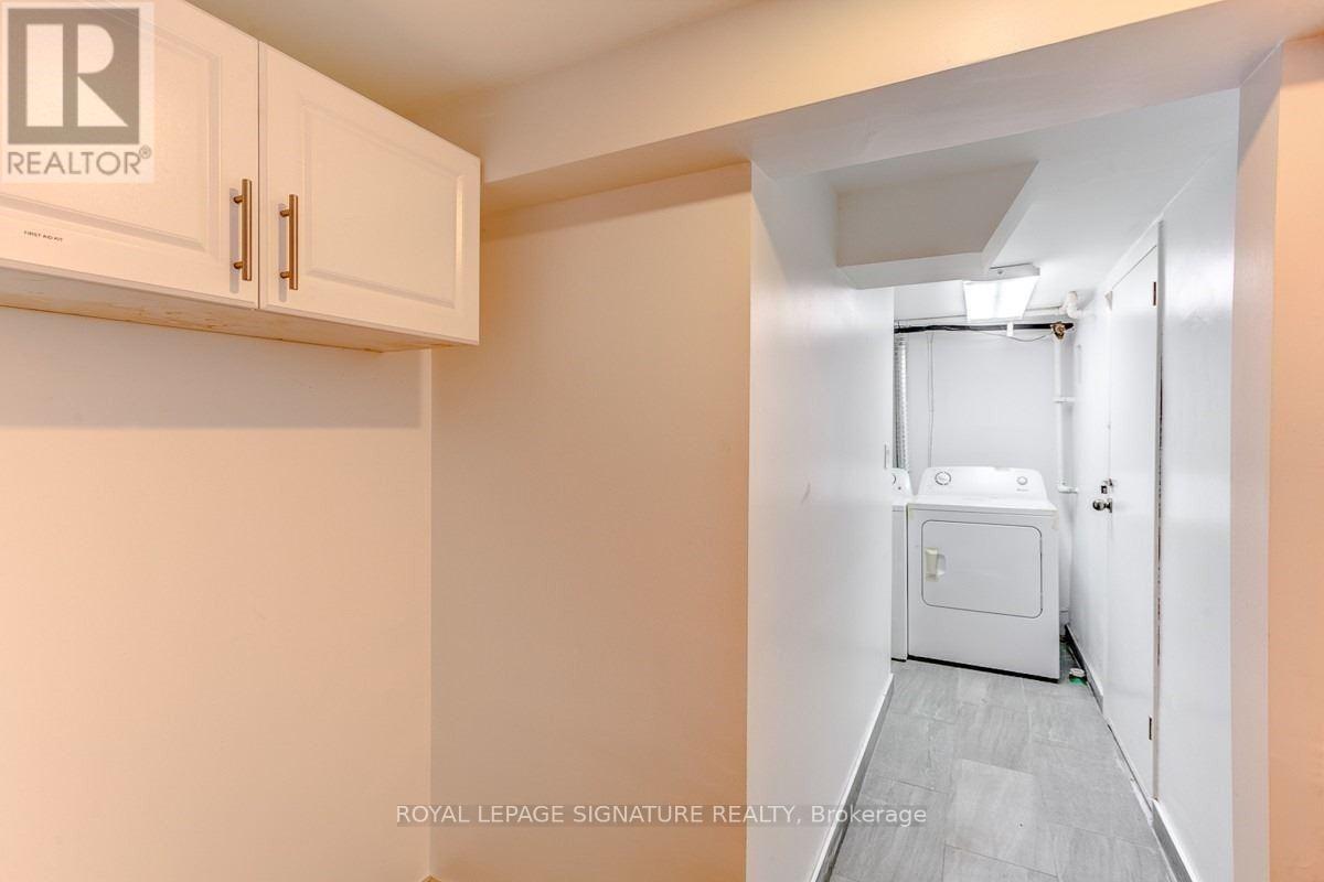 Lower - 394 Kane Avenue, Toronto, Ontario  M6M 3P4 - Photo 10 - W12184001