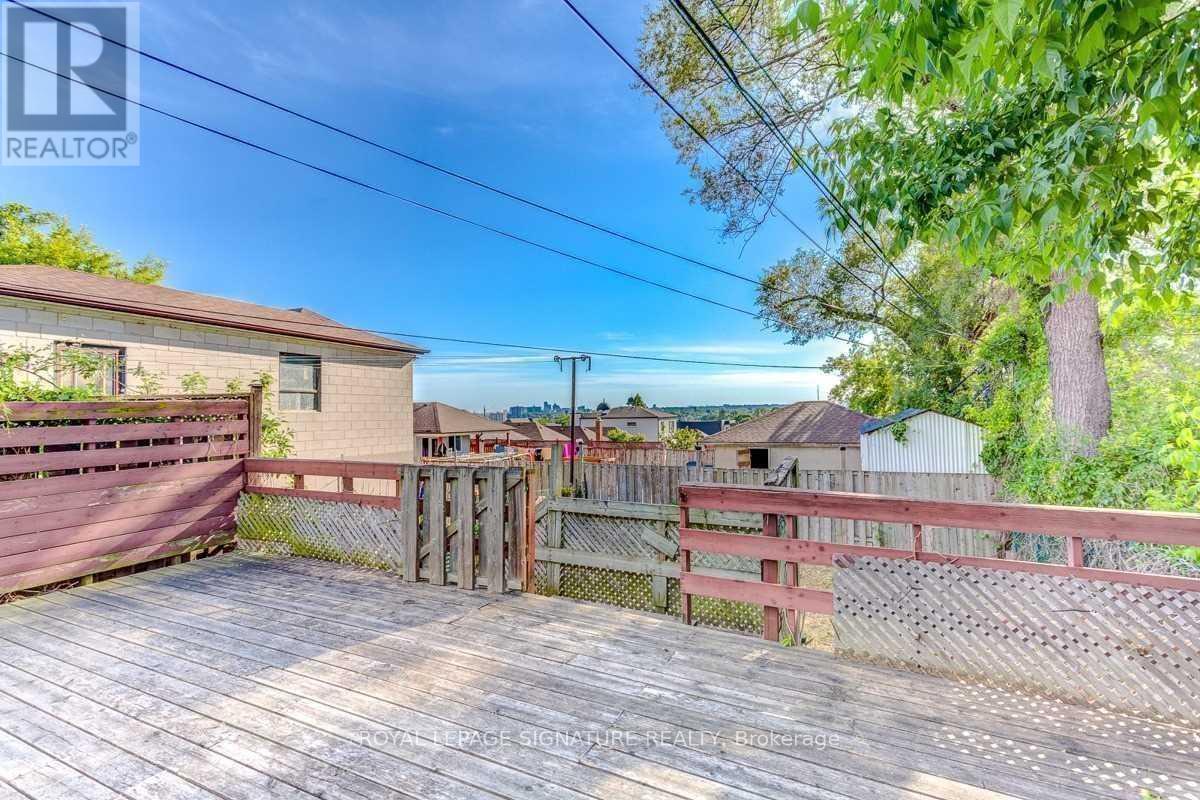 Lower - 394 Kane Avenue, Toronto, Ontario  M6M 3P4 - Photo 12 - W12184001