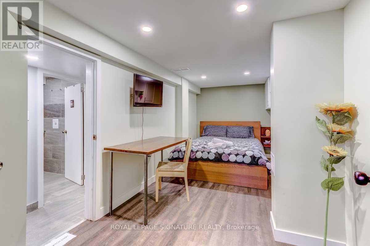 Lower - 394 Kane Avenue, Toronto, Ontario  M6M 3P4 - Photo 4 - W12184001