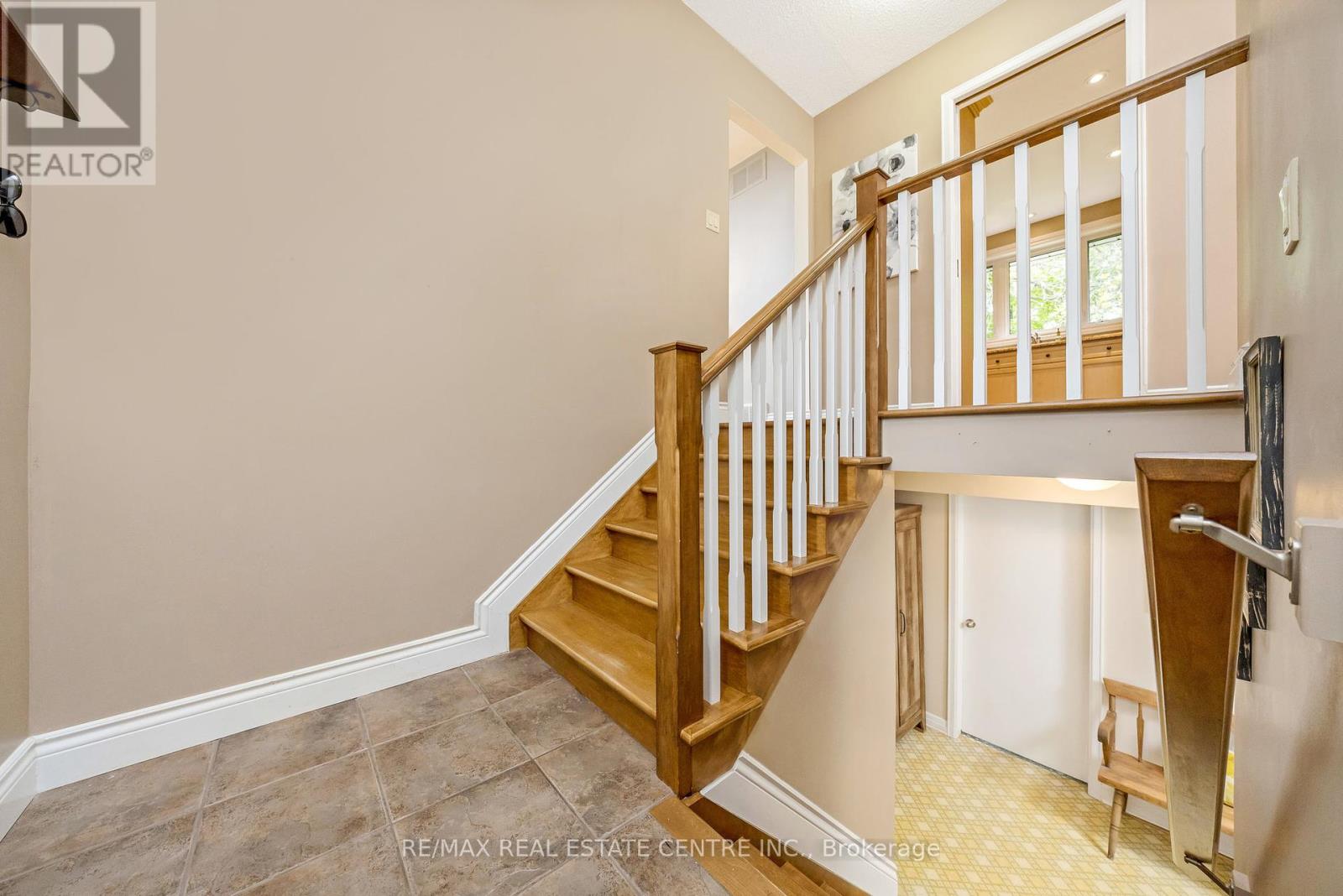 2157 8 Side Road, Burlington, Ontario  L7P 0M4 - Photo 8 - W12184016