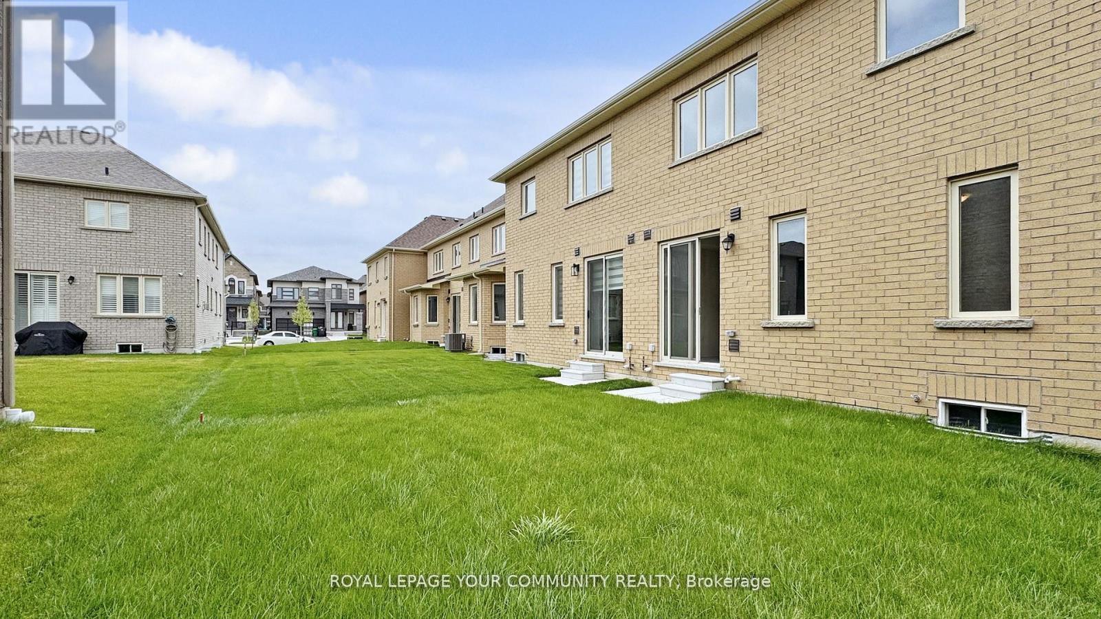 41 Grassbank Road, Brampton, Ontario  L6R 4E3 - Photo 16 - W12184024
