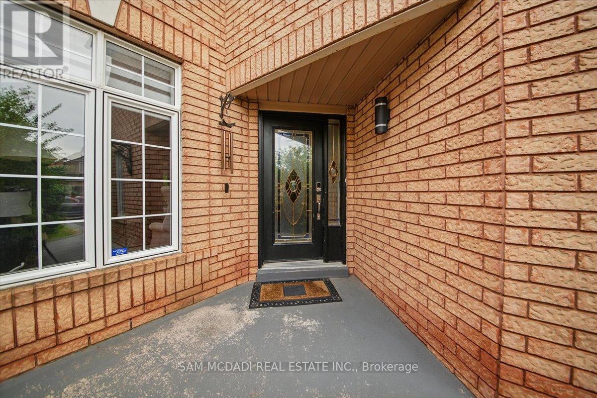 3344 Laburnum Crescent, Mississauga, Ontario  L5N 7M2 - Photo 3 - W12184039