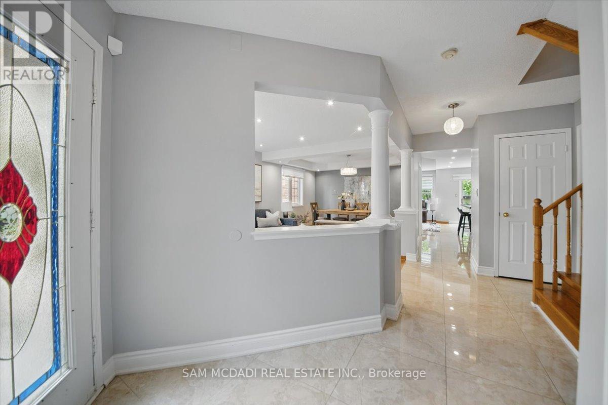 3344 Laburnum Crescent, Mississauga, Ontario  L5N 7M2 - Photo 4 - W12184039