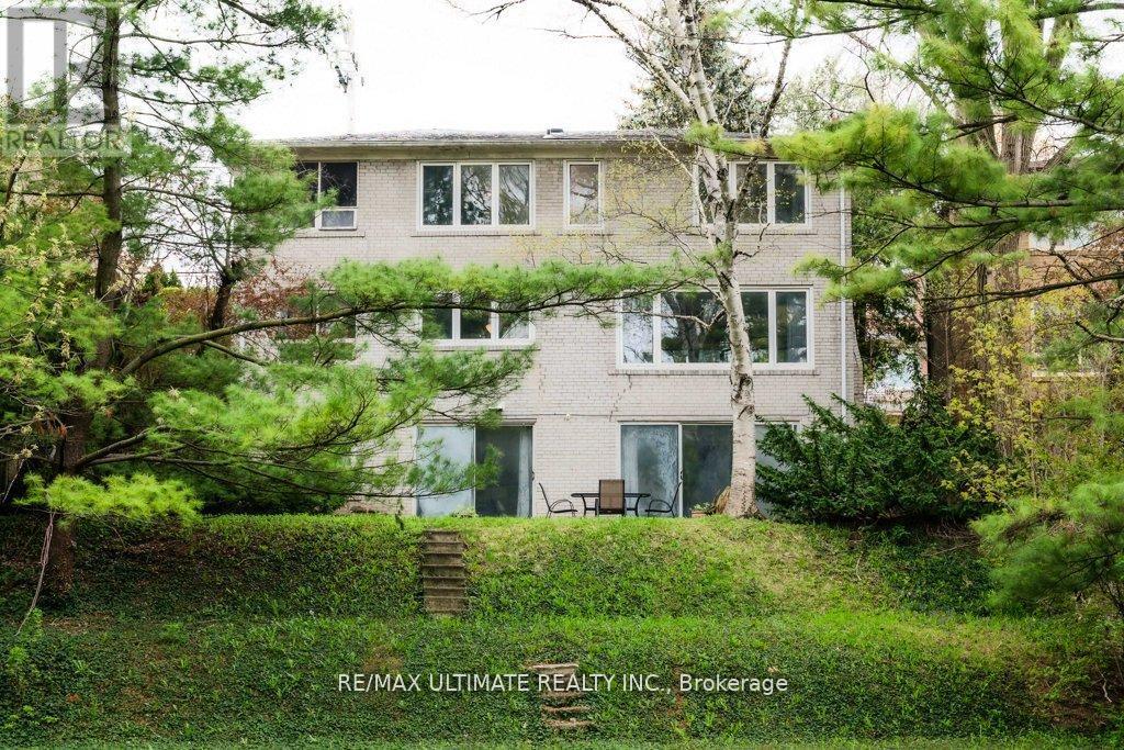 26 Gracefield Avenue, Toronto (Maple Leaf), Ontario  M6L 1L1 - Photo 42 - W12184042