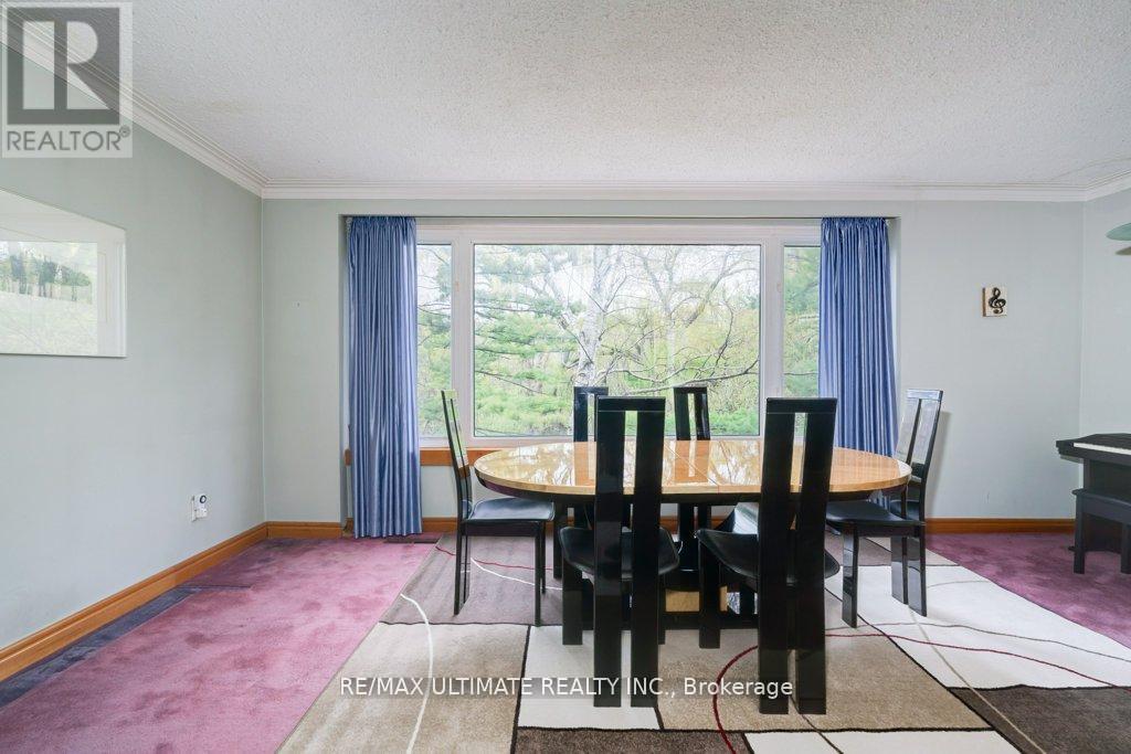 26 Gracefield Avenue, Toronto, Ontario  M6L 1L1 - Photo 8 - W12184042