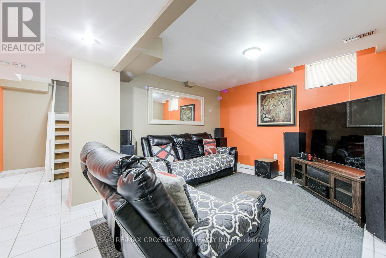 34 Narrow Valley Crescent, Brampton (Sandringham-Wellington), Ontario  L6R 2M6 - Photo 38 - W12184050