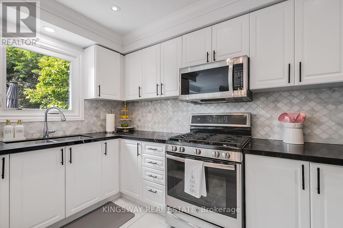 4172 Vermont Crescent, Burlington, Ontario  L7M 4A9 - Photo 15 - W12184061