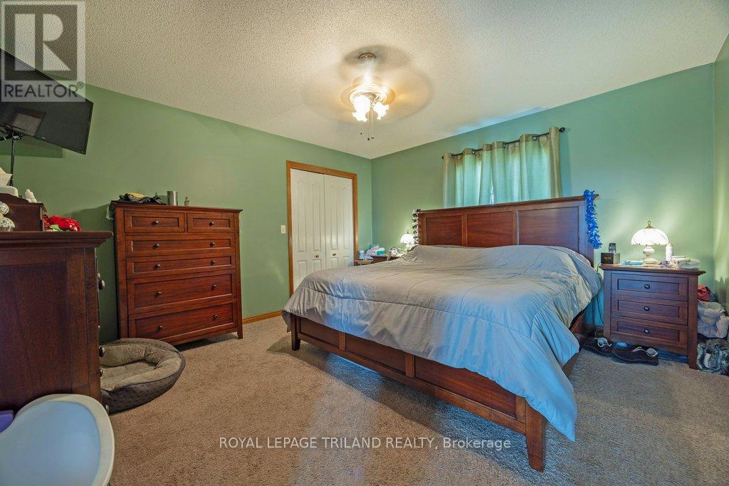 50783 Chalet Line, Malahide, Ontario  N5H 2R1 - Photo 13 - X12184115