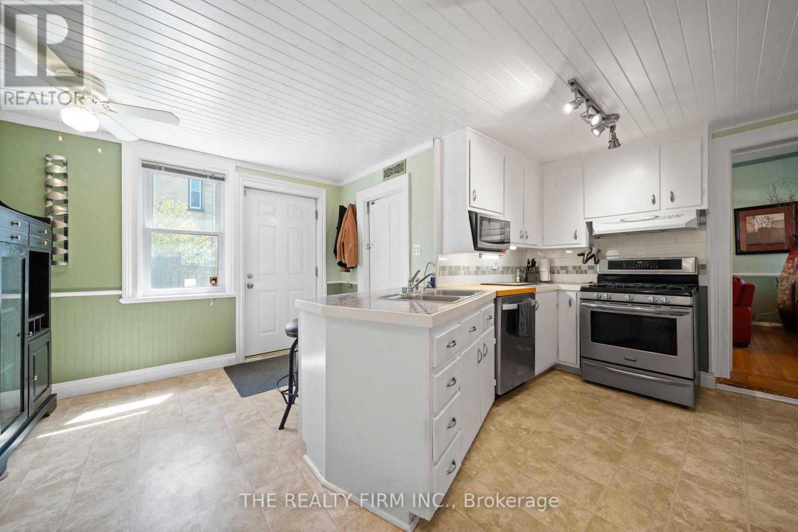 Photo 21 of 46 for 43 Southwick Street