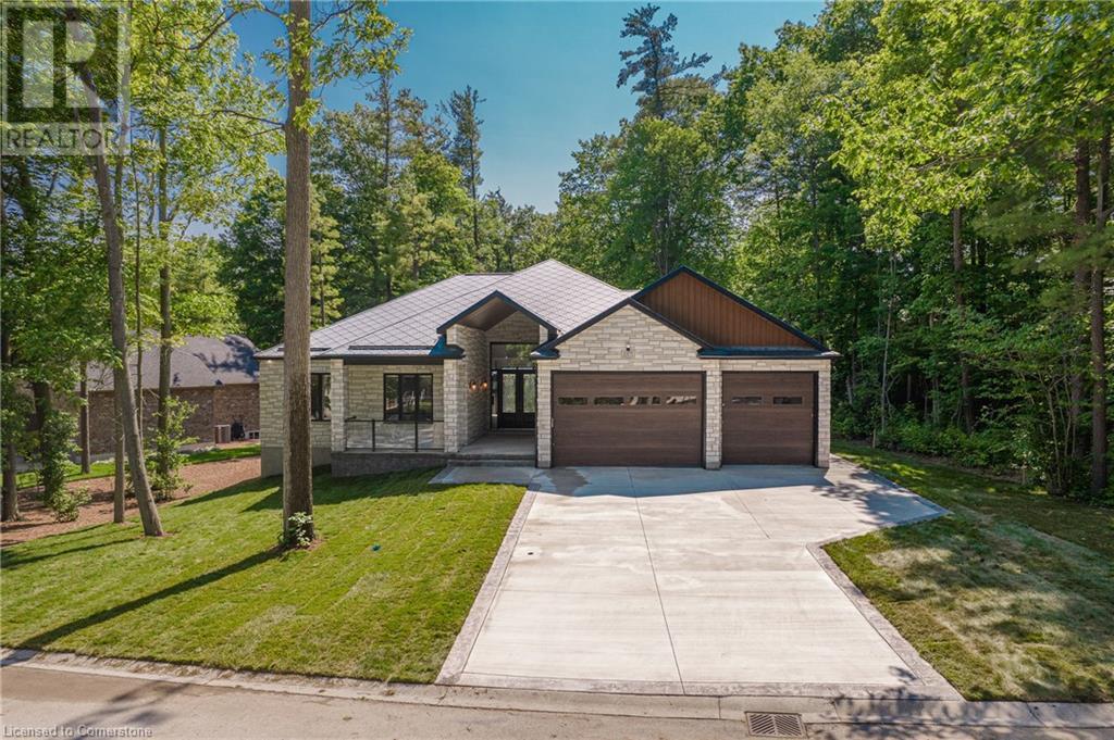 10175 MERRYWOOD Drive, Grand Bend, Ontario