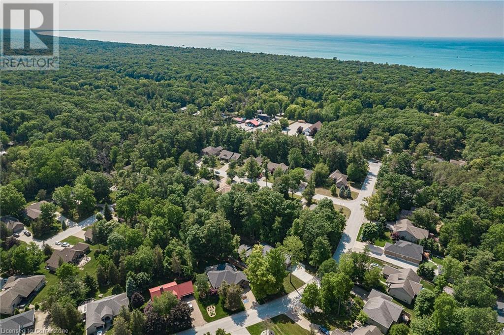 10175 Merrywood Drive, Grand Bend, Ontario  N0M 1T0 - Photo 3 - 40717077