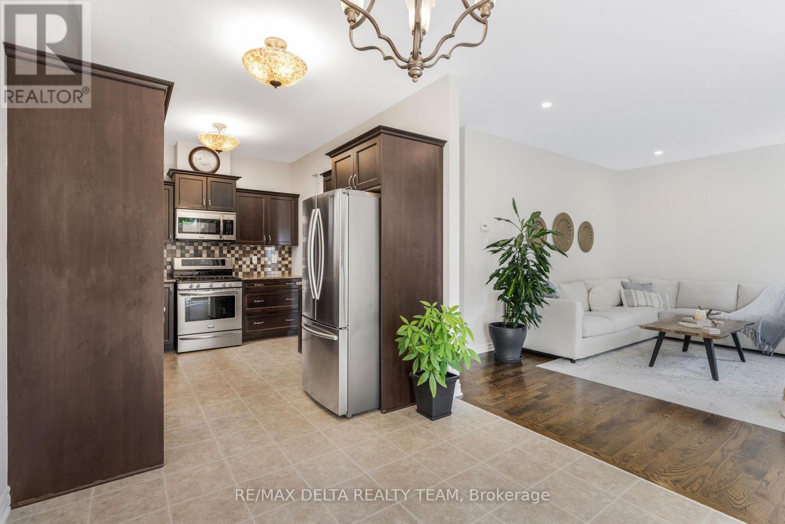 227 Hillpark High Street, Ottawa, Ontario  K1W 0B5 - Photo 12 - X12184132