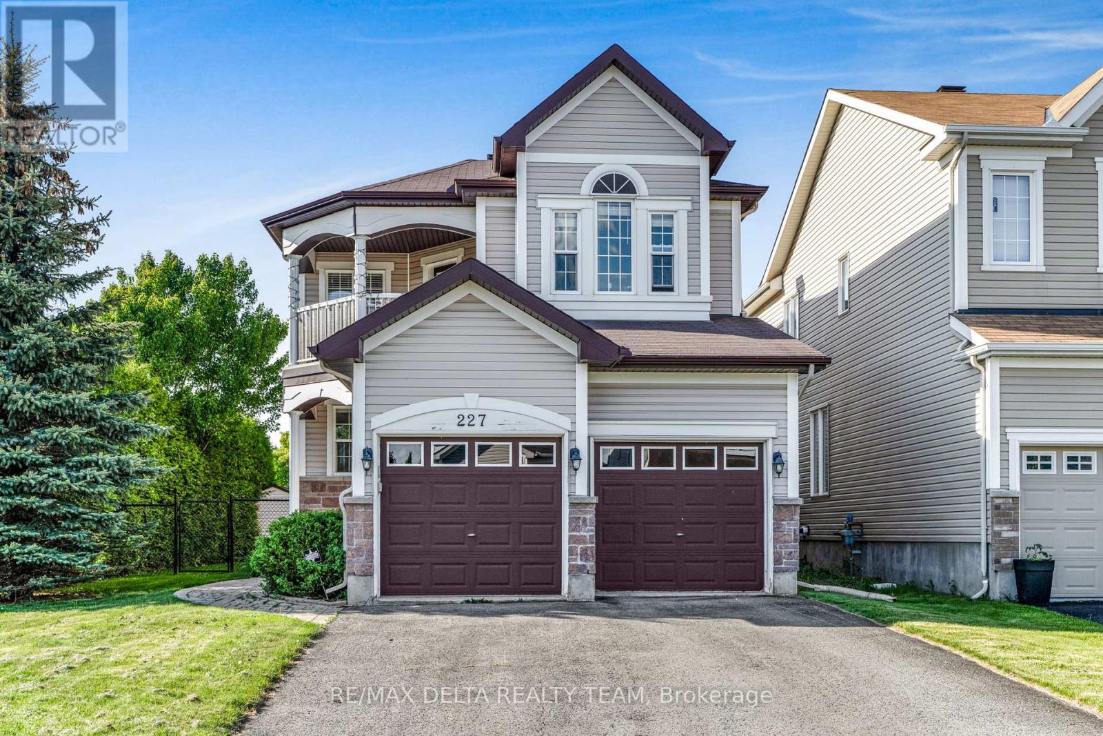 227 Hillpark High Street, Ottawa, Ontario  K1W 0B5 - Photo 2 - X12184132