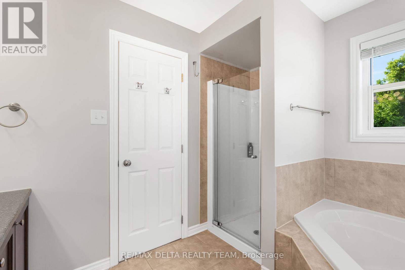 227 Hillpark High Street, Ottawa, Ontario  K1W 0B5 - Photo 20 - X12184132