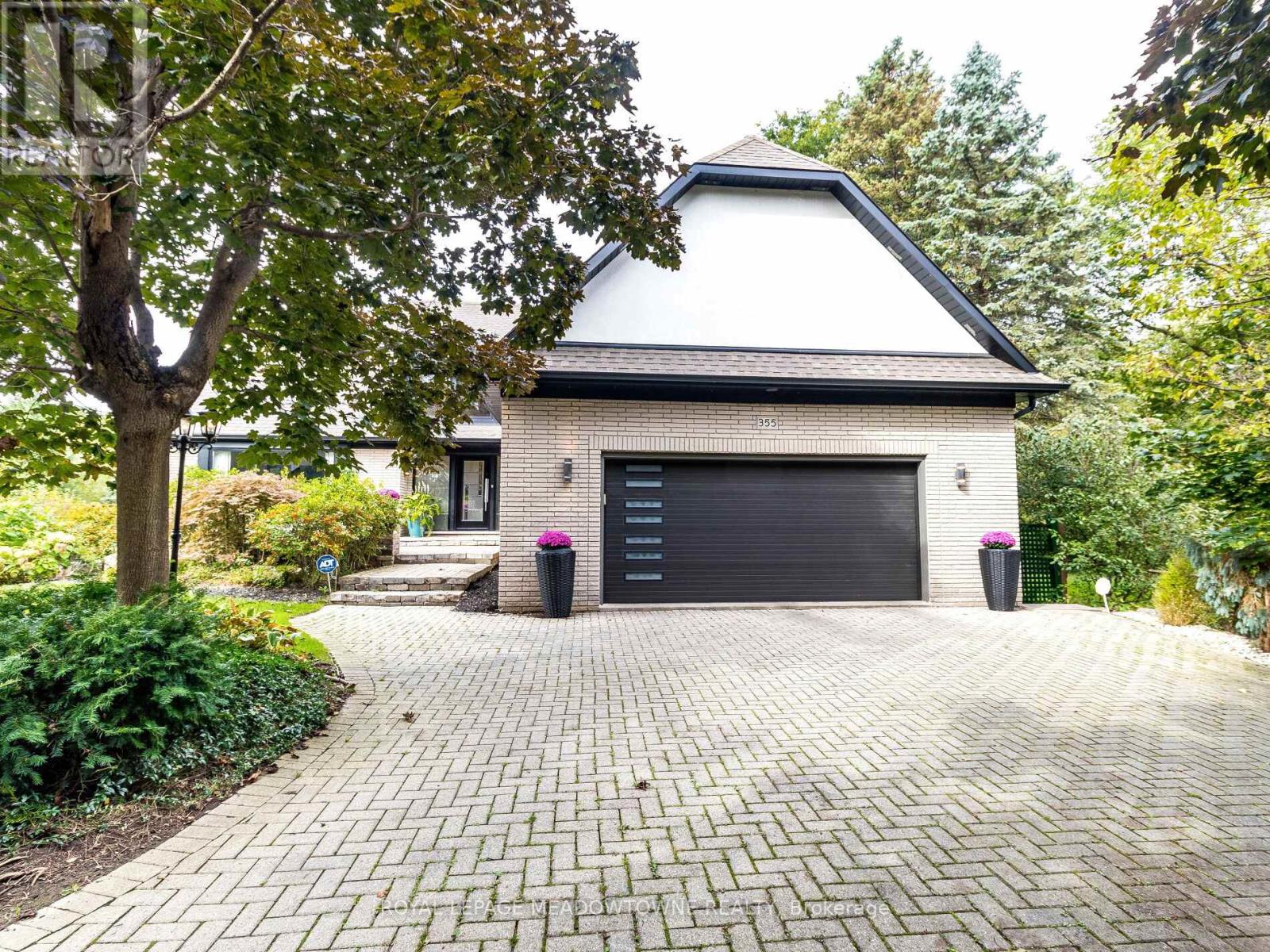 355 Golf Links Road, Hamilton (Ancaster), Ontario  L9G 4G6 - Photo 2 - X12183856