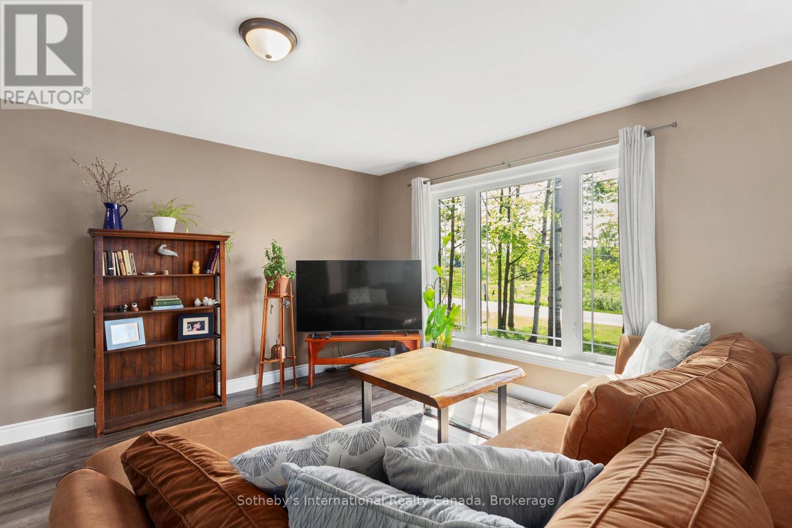260 Forest Harbour Parkway, Tay, Ontario  L0K 2C0 - Photo 3 - S12184101